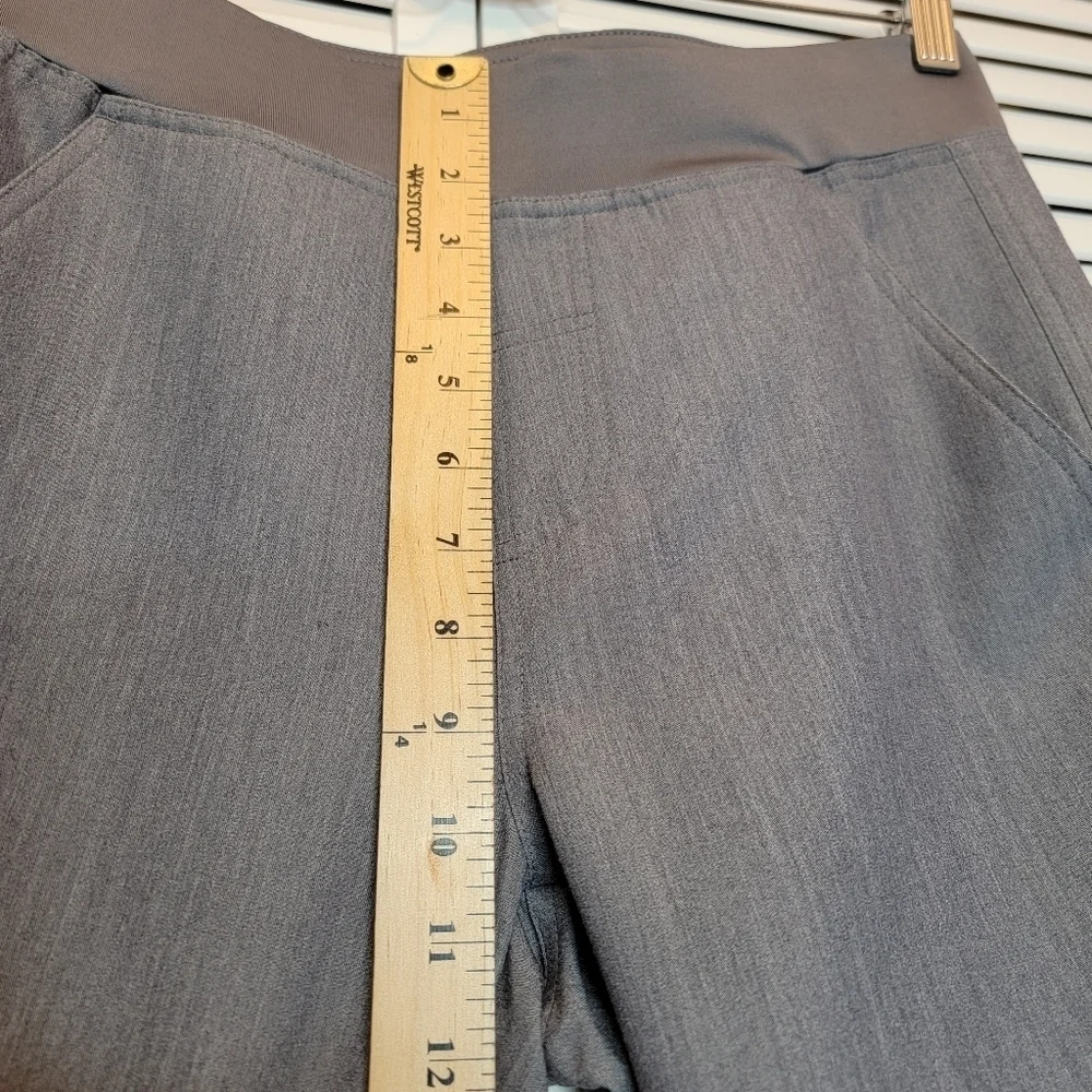 FIGS Men's Axim Cargo Scrub Pants Grey Classic Fit Moisture Wicking Anti Wrinkle